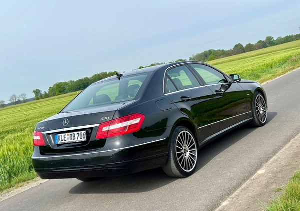 Mercedes-Benz Klasa E cena 42500 przebieg: 254900, rok produkcji 2010 z Chojnów małe 154